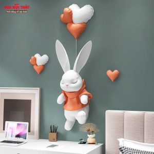 Tượng thỏ TT12 với hình ảnh chú thỏ mang bóng bay đáng yêu