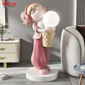 Đặc điểm của tượng cô gái ôm cây kem đèn led đẹp TTT50