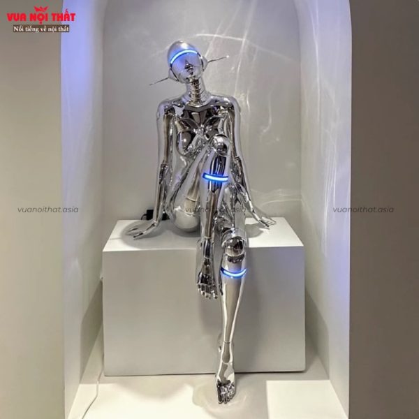 Tượng robot decor không gian sang trọng TTT150