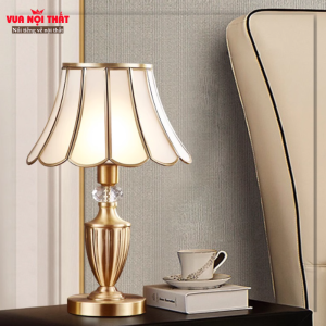 Đèn bàn đồng phong cách cổ điển DTT64