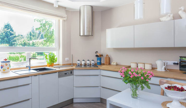Tủ bếp góc xéo là kiểu tủ bếp tận dụng các góc tường & các góc khuất trong không gian bếp
