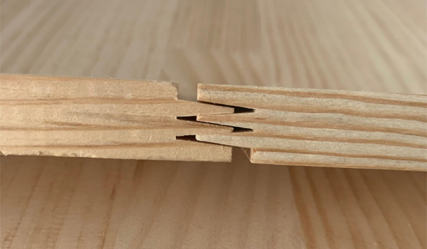 Gỗ ghép được sản xuất từ các thanh gỗ tự nhiên có kích thước nhỏ
