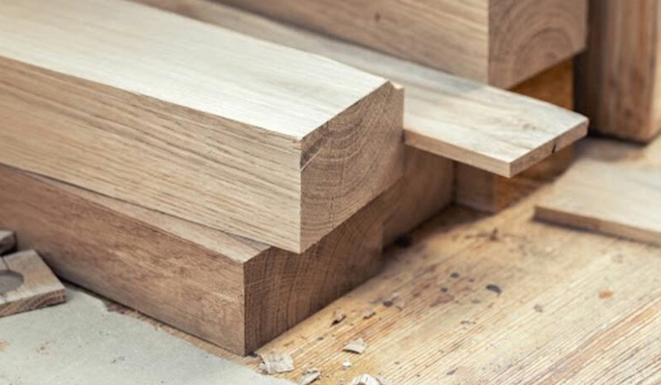 Độ dày của gỗ óc chó cũng góp phần tạo nên vẻ đẹp riêng cho sản phẩm