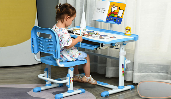 Những chiếc bàn học dễ thương sẽ giúp bé có cảm hứng học tập hơn