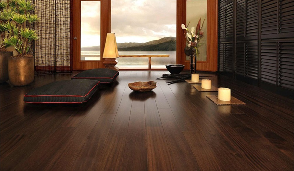 Sàn gỗ tự nhiên được sản xuất hoàn toàn từ gỗ tự nhiên nguyên khối