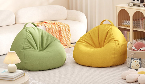 Ghế lười có cấu tạo đơn giản, gồm lớp vỏ bọc bên ngoài & lớp hạt xốp bên trong