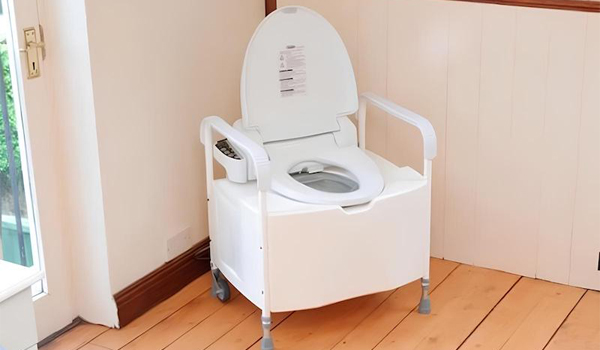 Cách chọn mua ghế bô vệ sinh thích hợp cho người cao tuổi