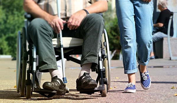Xe lăn được sử dụng rộng rãi trong cuộc sống hiện đại ngày nay