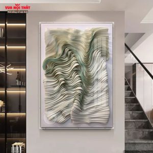 Khung tranh được làm từ gỗ và bên ngoài là lớp acrylic trong suốt