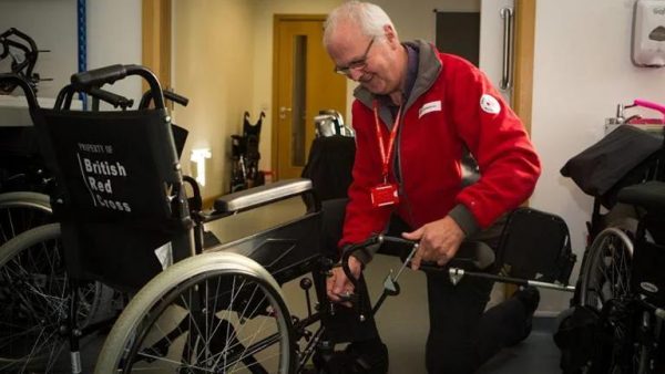 hướng dẫn sử dụng xe lăn hiệu quả và an toàn