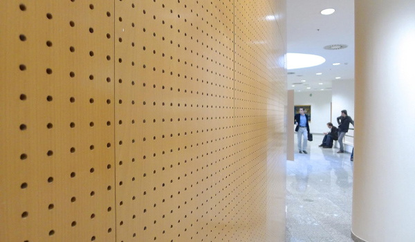 Vách tiêu âm giúp hấp thụ & giảm thiểu tiếng ồn hiệu quả