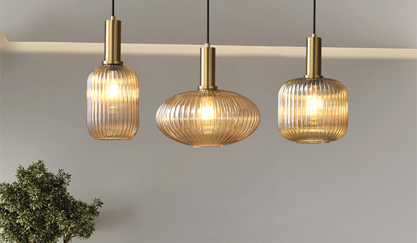 Chất liệu không chỉ ảnh hưởng đến thẩm mỹ, mà còn đến độ bền & ánh sáng phản chiếu