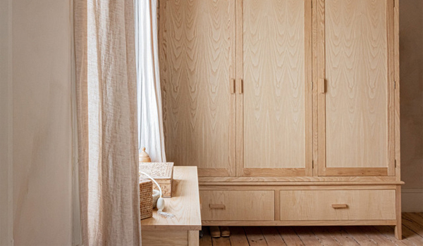 Cách bảo quản tủ áo làm bằng gỗ tần bì