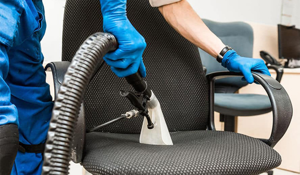 Cách vệ sinh, bảo dưỡng và chăm sóc ghế văn phòng