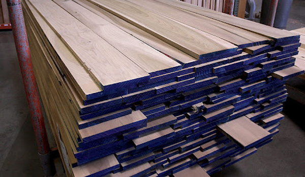 Gỗ Poplar mềm, không phù hợp cho kết cấu chịu lực cao