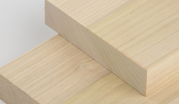 Vân gỗ Poplar thẳng, mịn, không có nhiều hoạ tiết phức tạp