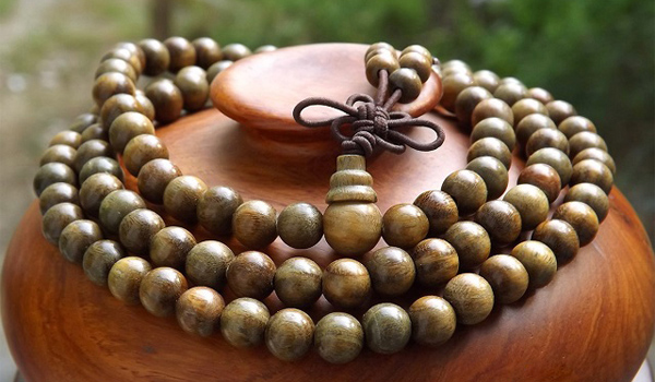 Gỗ trắc được ứng dụng rộng rãi trong nhiều lĩnh vực, đặc biệt là nội thất & đồ mỹ nghệ