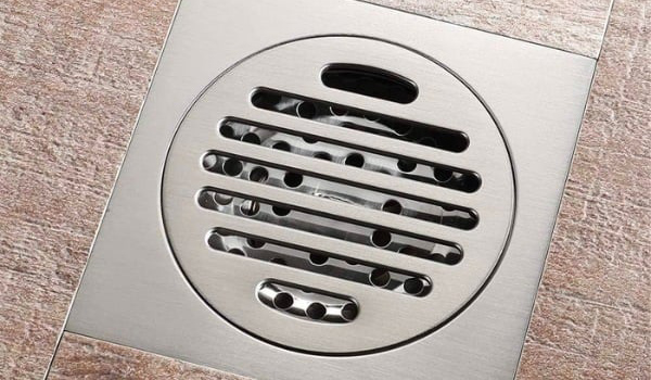 Phễu thoát sàn chống hôi được thiết kế đặc biệt để ngăn mùi hôi từ hệ thống cống thoát nước bốc lên