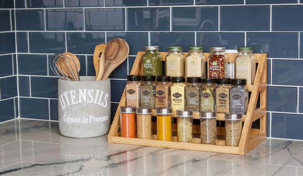 Kệ để gia vị nhà bếp siêu tiện gọn cho chị em nội trợ