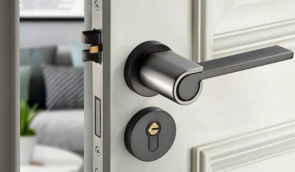 Khoá cơ hoạt động thuần cơ học, không phụ thuộc vào pin hay nguồn điện