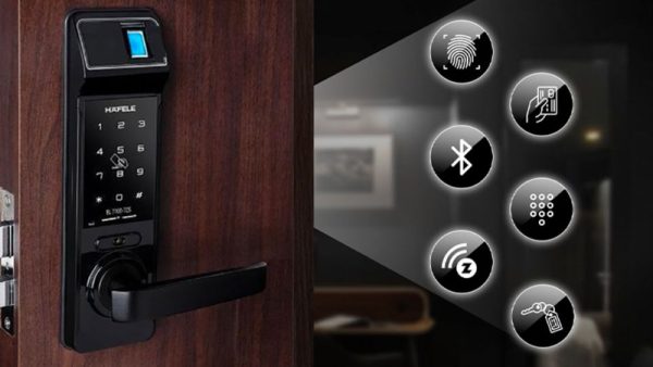 Khóa điện tử thông minh với khóa điện tử truyền thống