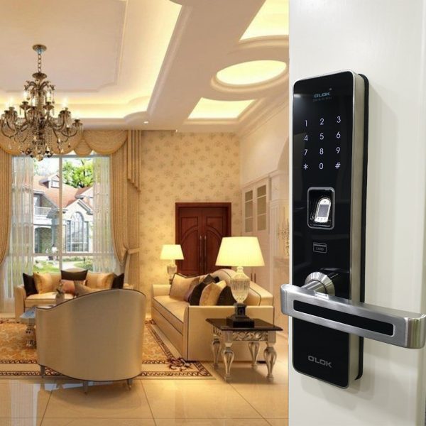 Khóa điện tử thông minh với khóa điện tử truyền thống