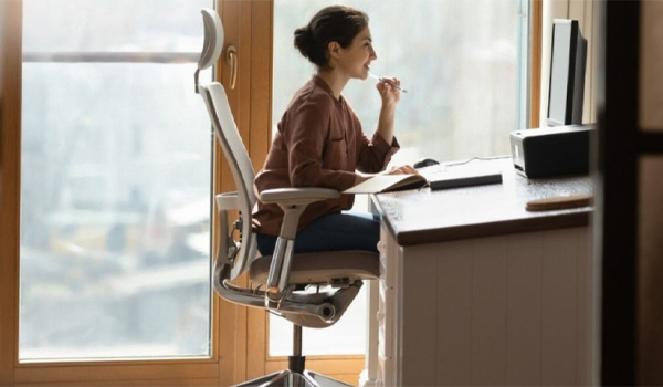 Ghế công thái học mang lại tư thế ngồi thoải mái, tự nhiên & giảm áp lực cho cơ thể