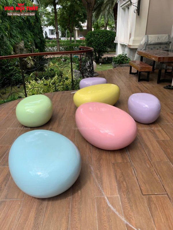 Bàn giao ghế composite hình cục đá cho biệt thự Chateau Quận 7