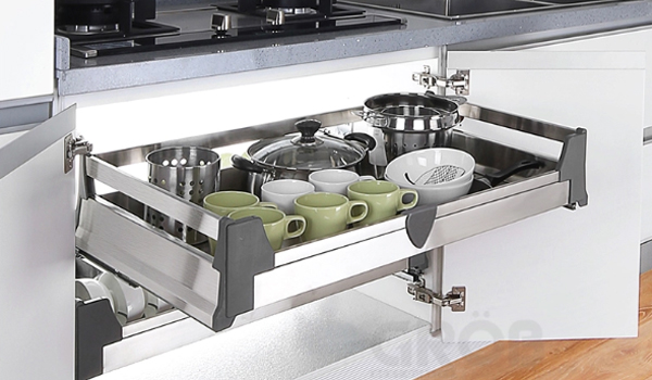 Giá treo bếp inox hộp được làm từ các thanh inox dạng hộp vuông hoặc chữ nhật