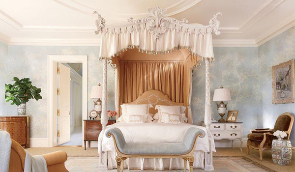 Các cột trụ có thể được chạm khắc tinh xảo hoặc thiết kế đơn giản