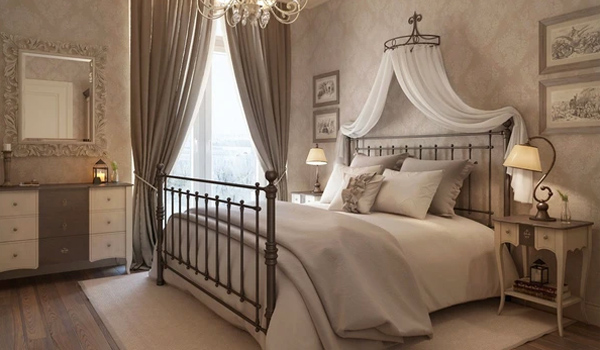 Giường Canopy được trang trí bằng rèm vải mềm mại, voan mỏng hoặc lụa cao cấp