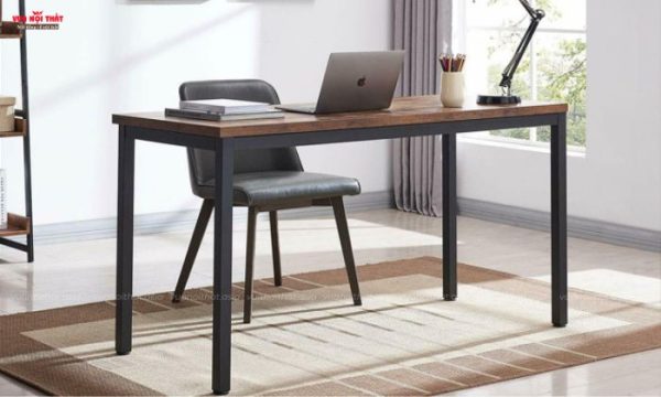 Bàn làm việc chân sắt có độ bền cao, khung sắt chịu lực tốt