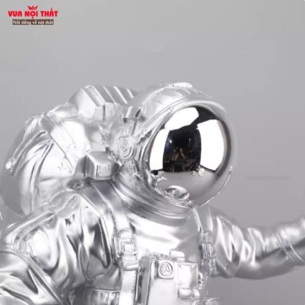 Đặc điểm nổi bật của tượng phi hành gia decor phòng khách TTT164