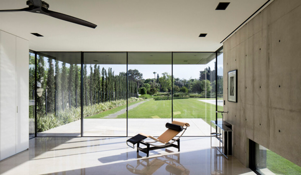 Cửa sổ sát trần là gì?