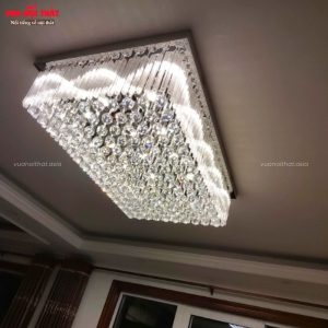 Đặc điểm nổi bật của đèn mâm pha lê vuông chất lượng cao DTT95