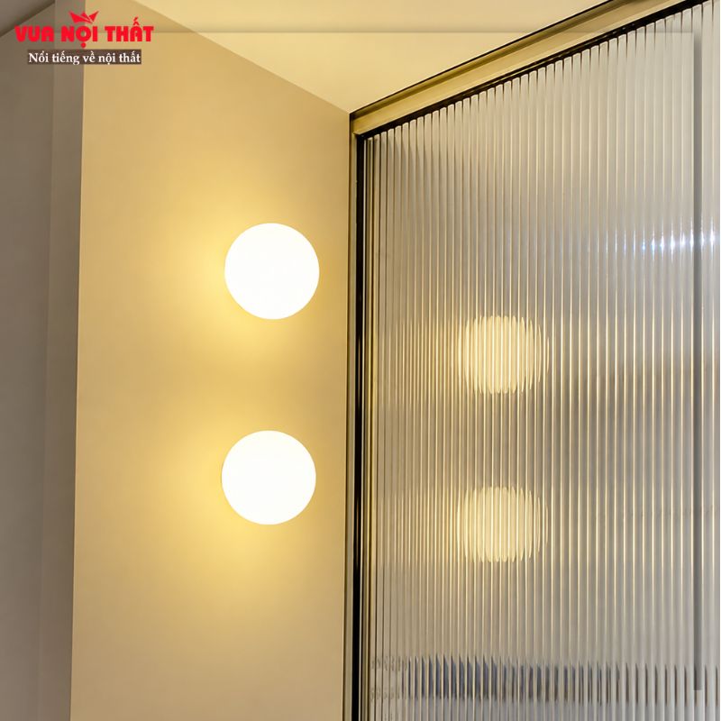 Đèn tường hình cầu bằng thủy tinh DTT107