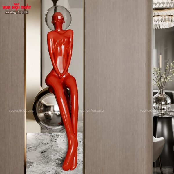 Tượng decor cô gái ngồi trên quả cầu hiện đại TTT165 tạo điểm nhấn ấn tượng cho không gian