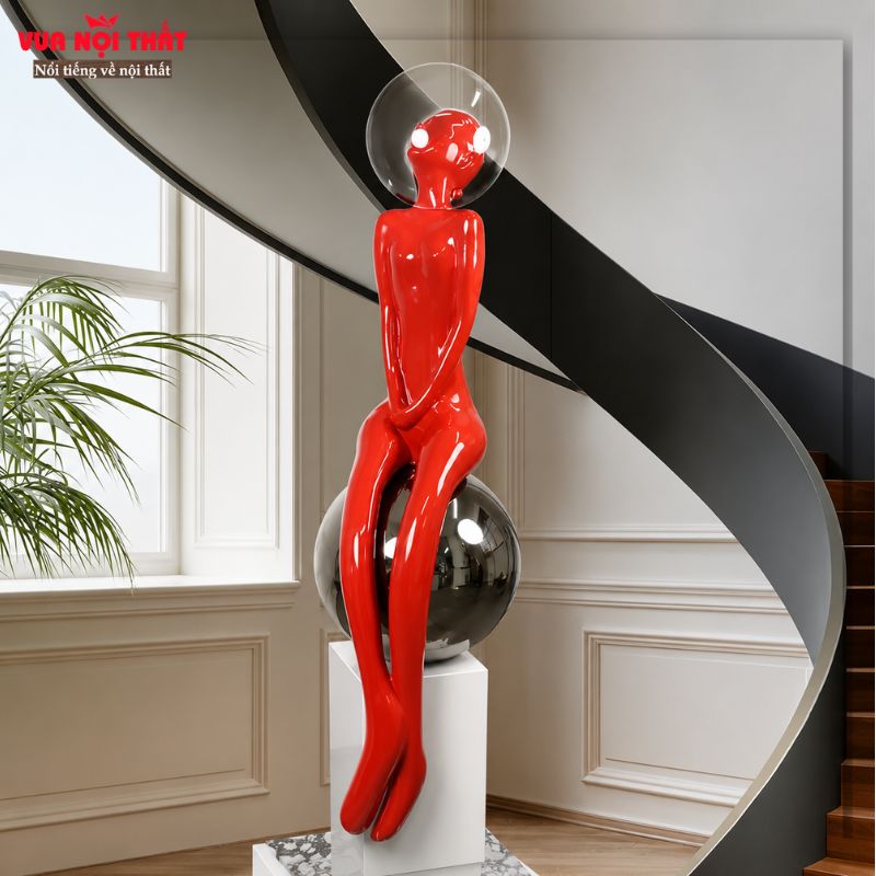 Tượng decor cô gái ngồi trên quả cầu TTT165